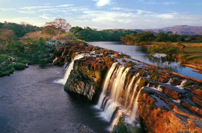 Отель Nova Pousada Sollaris - Coracao Da Serra Do Cipo - Mg Сантана-ду-Риашу Экстерьер фото